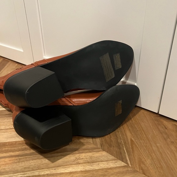 NIB Chase and Chloe 8.5 almond toe boots in brown - Picture 4 of 8